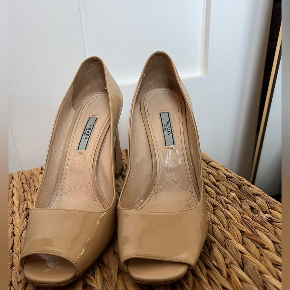Prada nude leather block heel open toe size 39.5